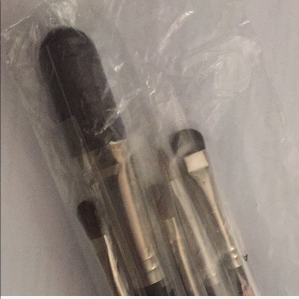 5 double sided makeup brushes. BN. Models Prefer